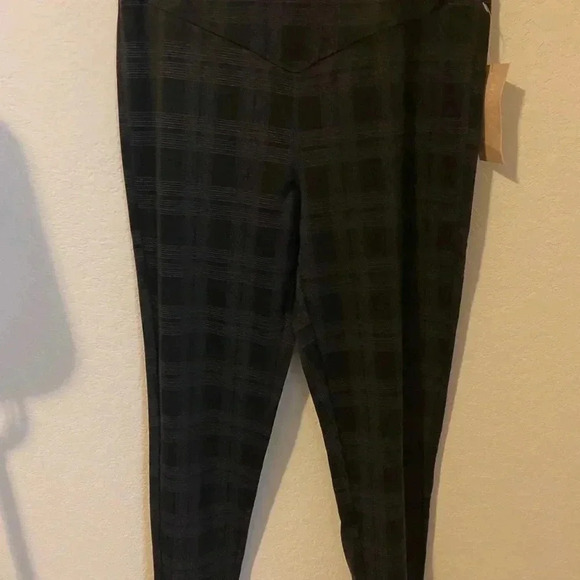 Hope & Harlow Black and Gray Check Mid Rise Ponte Pants Size M - Picture 4 of 13